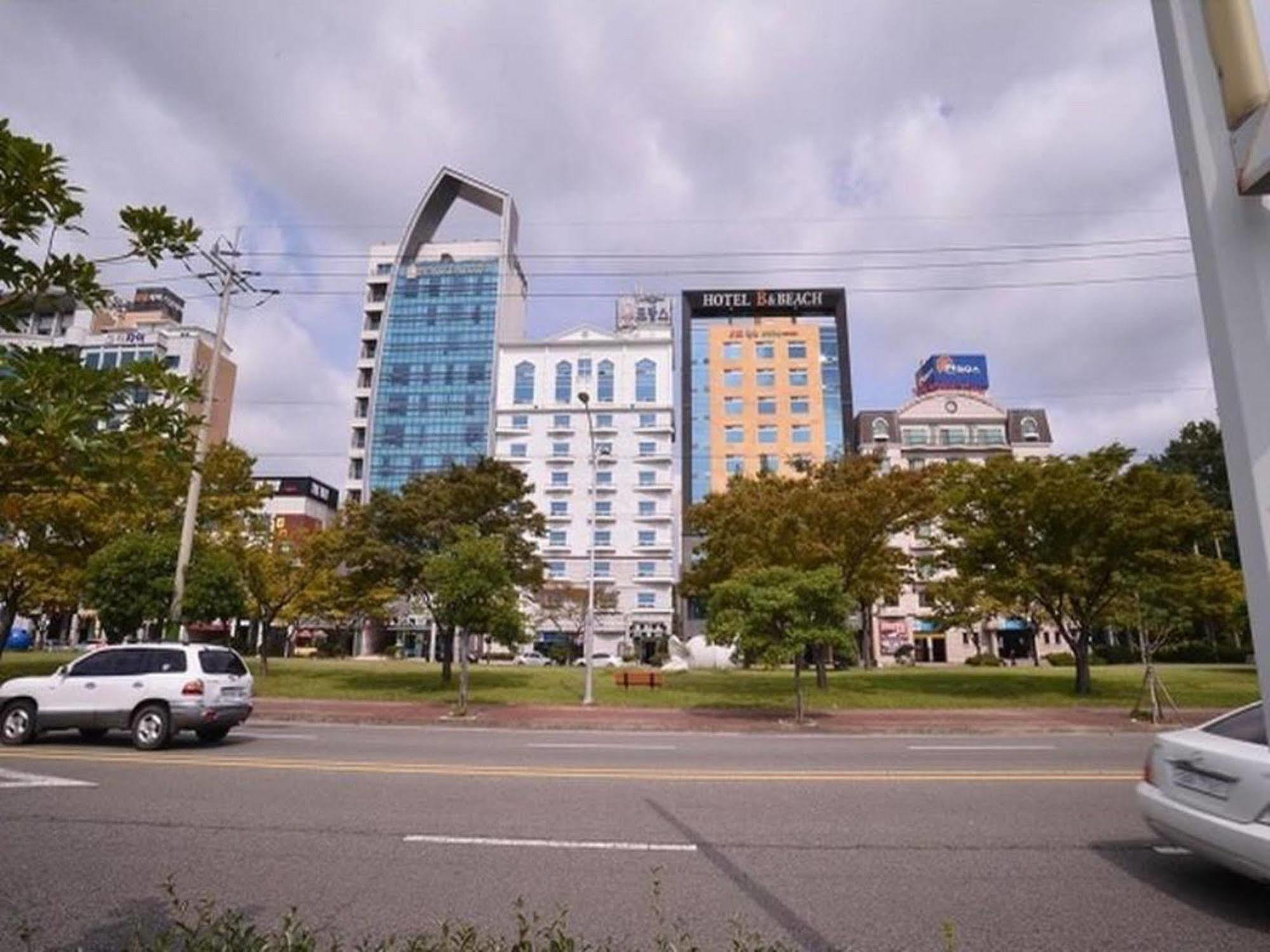 Am Ort Hotel Yeosu Exteriör bild