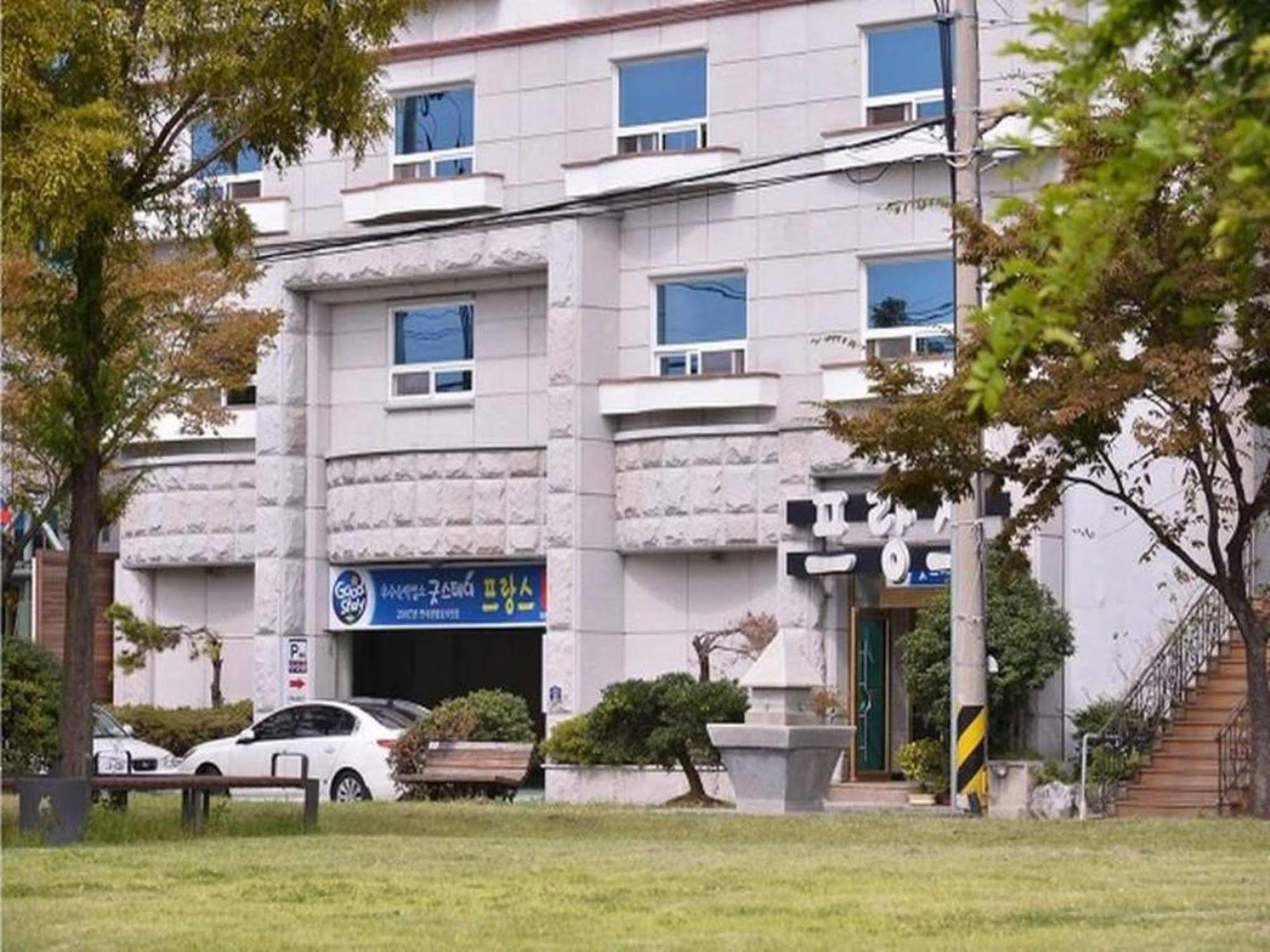 Am Ort Hotel Yeosu Exteriör bild