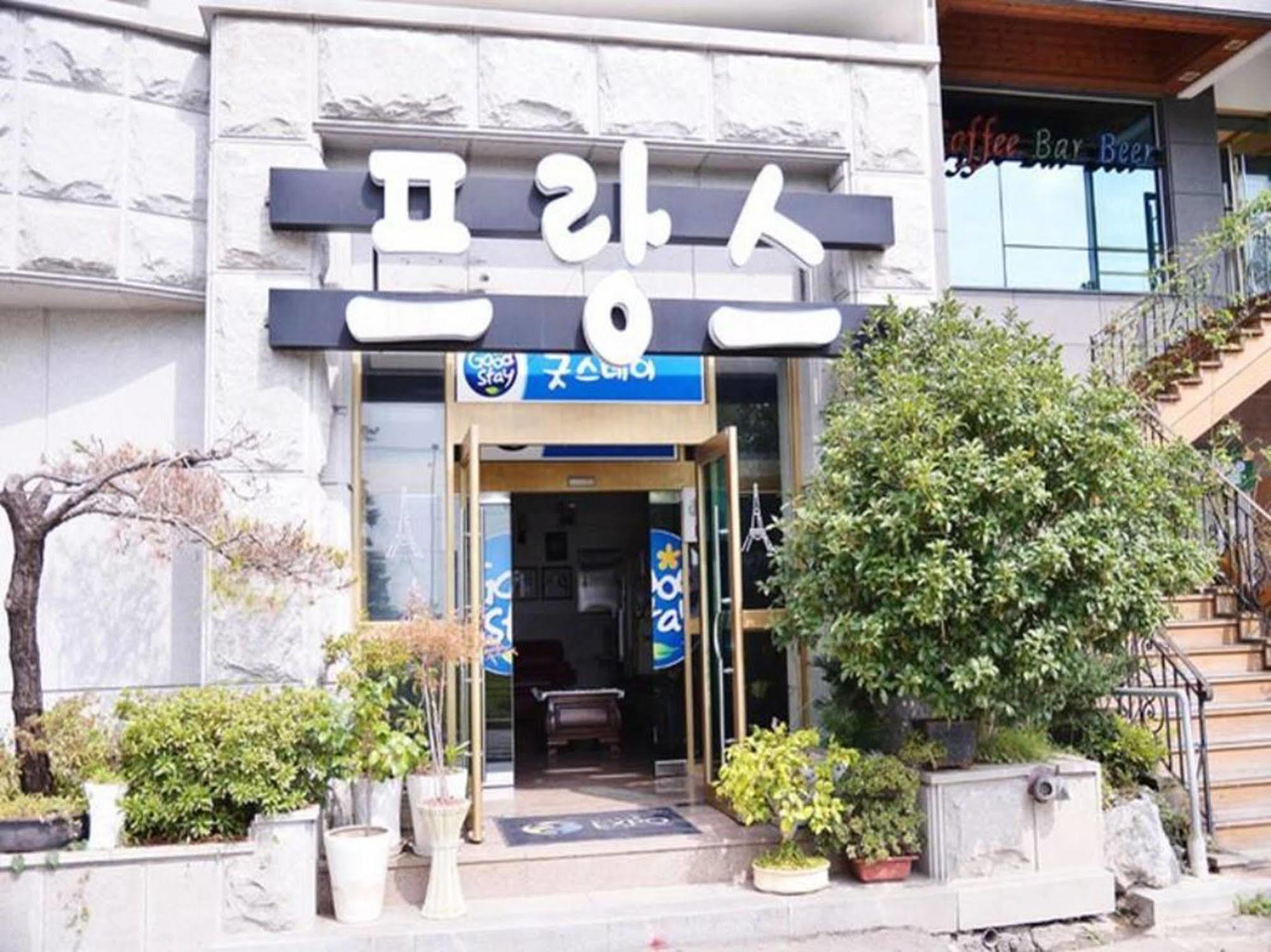 Am Ort Hotel Yeosu Exteriör bild