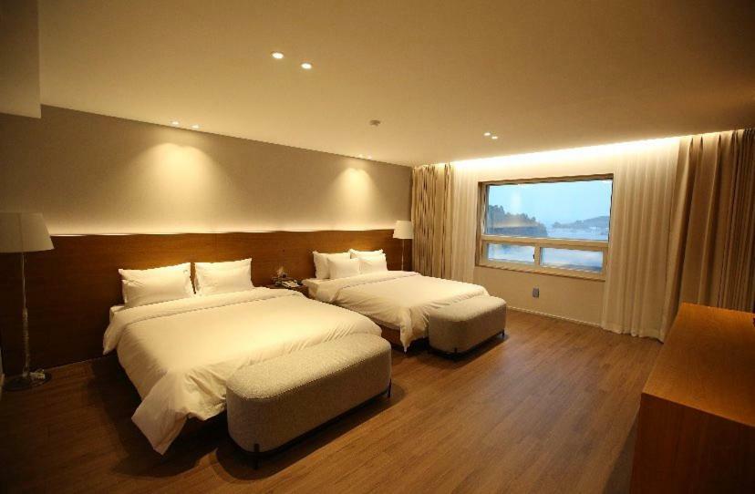 Am Ort Hotel Yeosu Exteriör bild